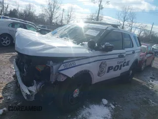 2018 Ford Police Interceptor Utility z VIN 1FM5K8AR8JGB93126, wystawiony jako IAAI lot #41642960 z przebiegiem 64 650 mil mil oraz . Historia ofert i sprzedaży dostępna na DreamBid. Obrazek 18.