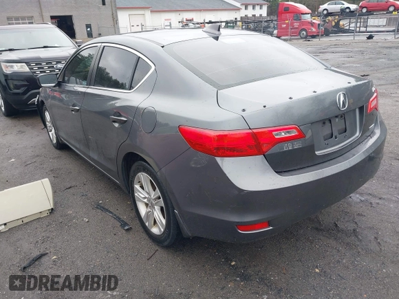 2013 Acura ILX Hybrid Tech Pkg with VIN 19VDE3F75DE300518, listed as a IAAI auction lot 41951546 with 149,618 mi miles. Bid and sale history available at carsss.com. Image 3.