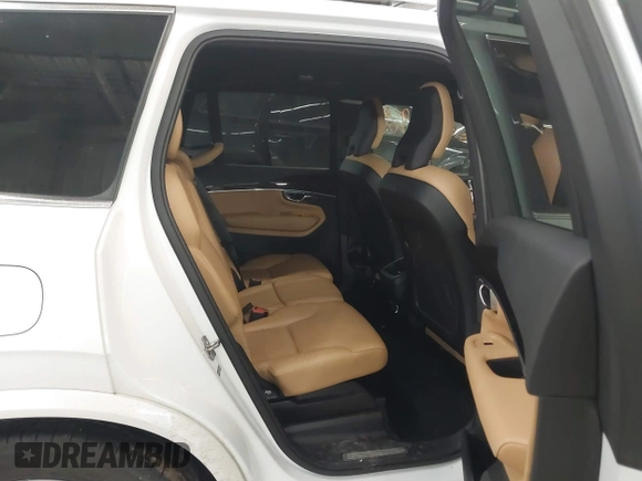 2019 Volvo XC90 Momentum with VIN YV4A22PK3K1452939, listed as a IAAI auction lot 41359960 with 96,973 mi miles. Bid and sale history available at carsss.com. Image 8.