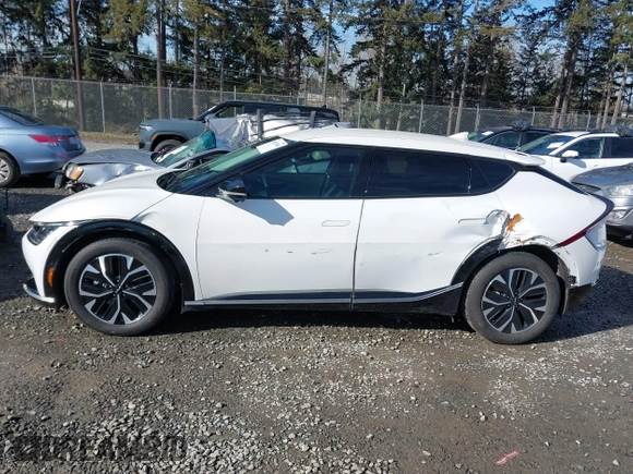2022 Kia EV6 Wind with VIN KNDC3DLC5N5034110, listed as a IAAI auction lot 41667440 with 25,780 mi miles. Bid and sale history available at carsss.com. Image 15.