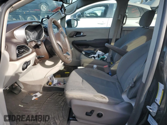 2017 Chrysler Pacifica Touring с VIN 2C4RC1DG1HR720372, выставлен на аукционе Copart как лот 61082765 с пробегом Не указан миль и Списание • Salvage title. История ставок и продаж доступна на DreamBid. Изображение 7.