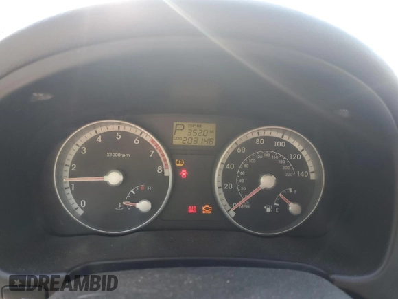 2008 Hyundai Accent SE z VIN KMHCN36C48U056976, wystawiony jako Copart lot #54720645 z przebiegiem 203 148 mil mil oraz Szkoda całkowita • Salvage title. Historia ofert i sprzedaży dostępna na DreamBid. Obrazek 9.
