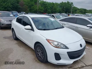2013 Mazda Mazda3 i Sport with VIN JM1BL1U70D1776657, listed as a IAAI auction lot 42131274 with 133,362 mi miles. Bid and sale history available at carsss.com. Image 1.