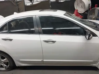 2009 Acura TSX with VIN JH4CU26669C028582, listed as a IAAI auction lot 42074708 with 194,316 mi miles. Bid and sale history available at carsss.com. Image 14.