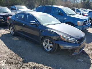 2015 Kia Optima LX z VIN 5XXGM4A70FG425568, wystawiony jako IAAI lot #41641896 z przebiegiem 144 702 mil mil oraz . Historia ofert i sprzedaży dostępna na DreamBid. Obrazek 1.