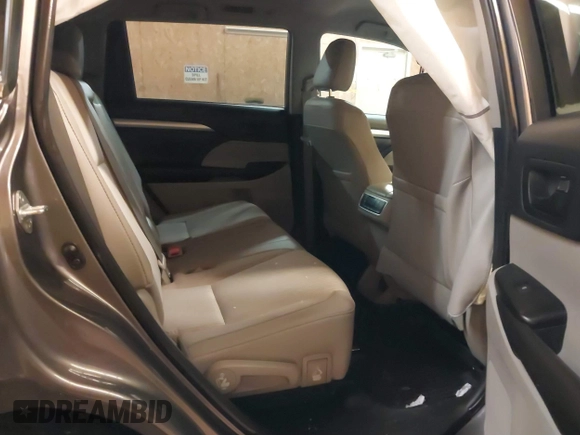 2019 Toyota Highlander LE with VIN 5TDBZRFH7KS922457, listed as a IAAI auction lot 41387627 with 36,963 mi miles and . Bid and sale history available at DreamBid. Image 8.
