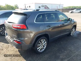 2018 Jeep Cherokee Limited с VIN 1C4PJLDB4JD572921, выставлен на аукционе IAAI как лот 42112382 с пробегом 102 700 миль миль и . История ставок и продаж доступна на DreamBid. Изображение 4.
