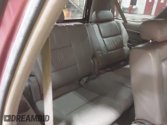 2007 Toyota Sequoia Limited with VIN 5TDBT48A27S283299, listed as a IAAI auction lot 42169924 with 220,767 mi miles and . Bid and sale history available at DreamBid. Image 17.