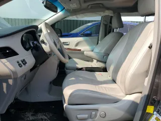 2012 Toyota Sienna XLE AAS с VIN 5TDYK3DC8CS202329, выставлен на аукционе Copart как лот 59340965 с пробегом Не указан миль и Списание • Salvage title. История ставок и продаж доступна на DreamBid. Изображение 7.