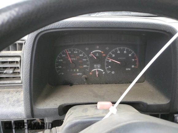 1992 Geo Tracker z VIN 2CNBJ18U8N6938728, wystawiony jako Copart lot #79459914 z przebiegiem 17 751 mil mil oraz Szkody całkowita. Historia ofert i sprzedaży dostępna na DreamBid. Obrazek 9.