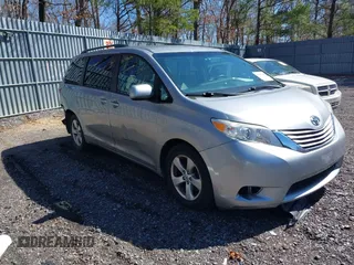 2017 Toyota Sienna LE Auto Access Seat with VIN 5TDKZ3DC0HS823184, listed as a IAAI auction lot 41823261 with 97,236 mi miles. Bid and sale history available at carsss.com. Image 1.