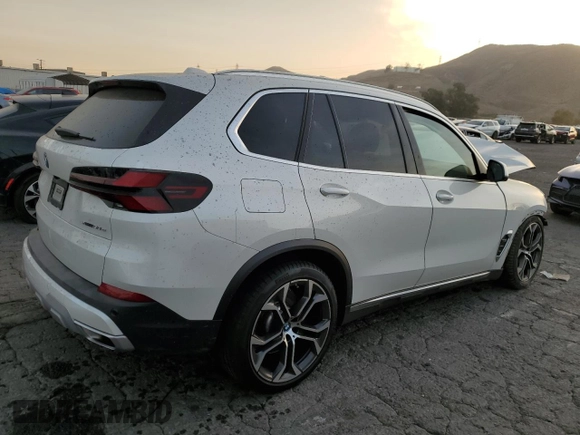 2024 BMW X5 xDrive50e with VIN 5UX43EU07R9S99719, listed as a Copart auction lot 86121144 with 0 mi miles and Salvage Title. Bid and sale history available at carsss.com. Image 3.