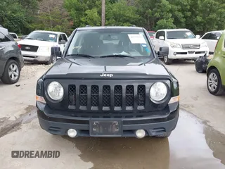 2016 Jeep Patriot Latitude z VIN 1C4NJPFB9GD584308, wystawiony jako IAAI lot #42534222 z przebiegiem 179 239 mil mil oraz . Historia ofert i sprzedaży dostępna na DreamBid. Obrazek 12.