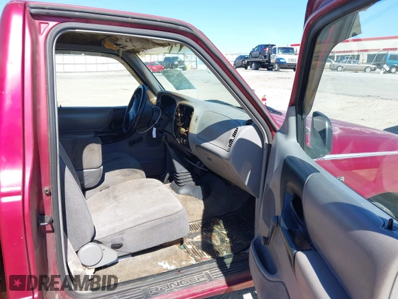 1995 Ford Ranger Splash z VIN 1FTCR10A6SUB40213, wystawiony jako IAAI lot #41678699 z przebiegiem 156 603 mil mil oraz . Historia ofert i sprzedaży dostępna na DreamBid. Obrazek 5.