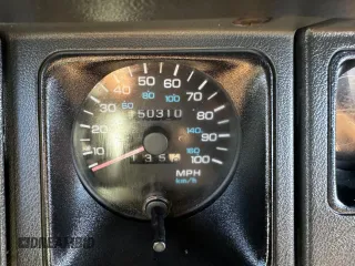 1992 Jeep Wrangler z VIN 2J4FY19P6NJ559597, wystawiony jako Copart lot #81398954 z przebiegiem 150 310 mil mil oraz Szkoda całkowita • Salvage title. Historia ofert i sprzedaży dostępna na DreamBid. Obrazek 8.