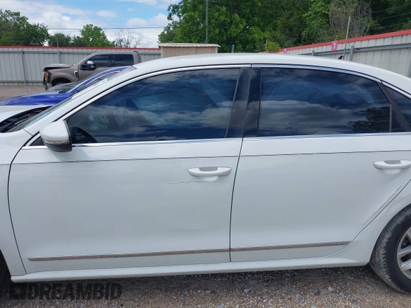 2016 Volkswagen Passat S with VIN 1VWAT7A32GC031172, listed as a IAAI auction lot 42231645 with 112,974 mi miles and . Bid and sale history available at DreamBid. Image 15.