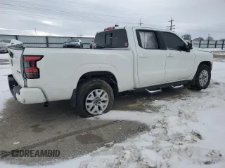 2024 Nissan Frontier SV z VIN 1N6ED1FK3RN618063, wystawiony jako Copart lot #45242025 z przebiegiem 24 979 mil mil oraz Szkoda całkowita • Salvage title. Historia ofert i sprzedaży dostępna na DreamBid. Obrazek 3.