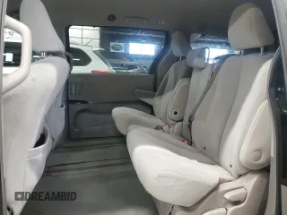 2014 Toyota Sienna LE AAS z VIN 5TDKK3DC9ES524468, wystawiony jako Copart lot #58170535 z przebiegiem 228 172 mil mil oraz Czysty tytuł • Clean title. Historia ofert i sprzedaży dostępna na DreamBid. Obrazek 11.