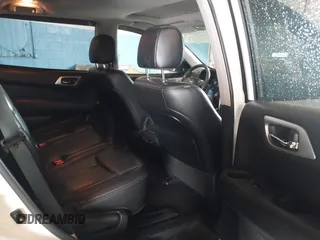 2017 Nissan Pathfinder SL z VIN 5N1DR2MM6HC668911, wystawiony jako IAAI lot #42270084 z przebiegiem 85 055 mil mil oraz . Historia ofert i sprzedaży dostępna na DreamBid. Obrazek 8.