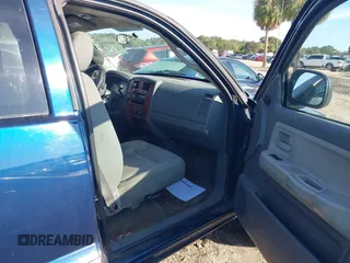 2005 Dodge Dakota SLT with VIN 1D7HW42N05S365877, listed as a IAAI auction lot 40418188 with 280,423 mi miles and . Bid and sale history available at DreamBid. Image 5.