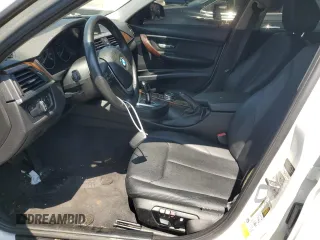 2014 BMW 3 Series 328i z VIN WBA3A5C58EF605710, wystawiony jako Copart lot #60112705 z przebiegiem Nie podano mil oraz Szkoda całkowita • Salvage title. Historia ofert i sprzedaży dostępna na DreamBid. Obrazek 7.
