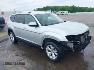 2018 Volkswagen Atlas SE z VIN 1V2KR2CA5JC570959, wystawiony jako IAAI lot #42202947 z przebiegiem 122 134 mil mil oraz . Historia ofert i sprzedaży dostępna na DreamBid. Obrazek 1.