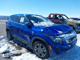 2023 Kia Seltos LX z VIN KNDEPCAA0P7430395, wystawiony jako IAAI lot #41739056 z przebiegiem 23 267 mil mil oraz . Historia ofert i sprzedaży dostępna na DreamBid. Obrazek 1.