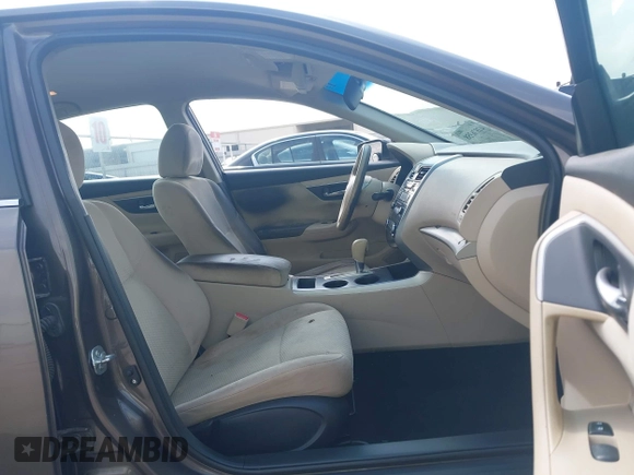 2015 Nissan Altima SV z VIN 1N4AL3AP7FC127544, wystawiony jako IAAI lot #41876358 z przebiegiem 187 503 mil mil oraz . Historia ofert i sprzedaży dostępna na DreamBid. Obrazek 5.