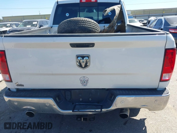 2018 Ram 1500 Lone Star Silver z VIN 1C6RR6LT0JS245223, wystawiony jako IAAI lot #41765175 z przebiegiem 128 156 mil mil oraz . Historia ofert i sprzedaży dostępna na DreamBid. Obrazek 16.