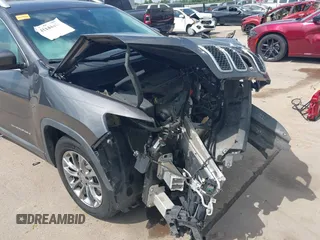 2019 Jeep Cherokee Latitude Plus z VIN 1C4PJLLB2KD333239, wystawiony jako IAAI lot #42144451 z przebiegiem 64 828 mil mil oraz . Historia ofert i sprzedaży dostępna na DreamBid. Obrazek 6.