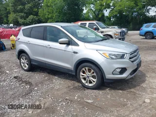 2017 Ford Escape SE z VIN 1FMCU9GD3HUA74463, wystawiony jako IAAI lot #42496171 z przebiegiem 160 534 mil mil oraz . Historia ofert i sprzedaży dostępna na DreamBid. Obrazek 1.