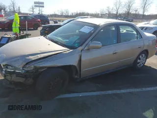 2001 Honda Accord LX z VIN 1HGCG16461A046180, wystawiony jako IAAI lot #41779920 z przebiegiem 73 040 mil mil oraz . Historia ofert i sprzedaży dostępna na DreamBid. Obrazek 6.