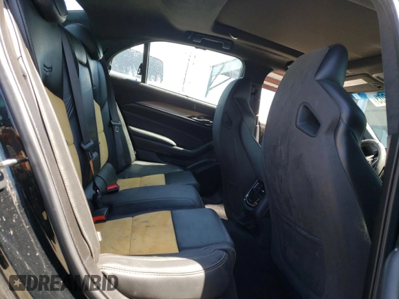 2017 Cadillac CTS-V z VIN 1G6A15S66H0181507, wystawiony jako Copart lot #57190203 z przebiegiem 67 455 mil mil oraz . Historia ofert i sprzedaży dostępna na DreamBid. Obrazek 10.