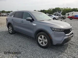 2022 Kia Sorento LX z VIN 5XYRG4LC0NG082538, wystawiony jako Copart lot #53809285 z przebiegiem 43 910 mil mil oraz Szkoda całkowita • Salvage title. Historia ofert i sprzedaży dostępna na DreamBid. Obrazek 4.