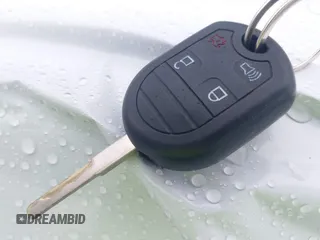 2015 Ford Focus SE с VIN 1FADP3K28FL242545, выставлен на аукционе IAAI как лот 41860182 с пробегом 175 766 миль миль и . История ставок и продаж доступна на DreamBid. Изображение 11.