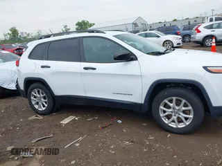 2016 Jeep Cherokee Sport z VIN 1C4PJMAS5GW268097, wystawiony jako IAAI lot #42211745 z przebiegiem 101 496 mil mil oraz . Historia ofert i sprzedaży dostępna na DreamBid. Obrazek 13.