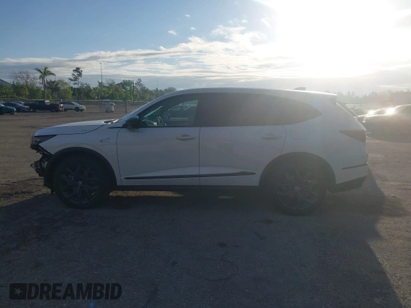 2024 Acura MDX w/A-Spec Package with VIN 5J8YE1H05RL017260, listed as a IAAI auction lot 41653295 with 11,332 mi miles. Bid and sale history available at carsss.com. Image 14.