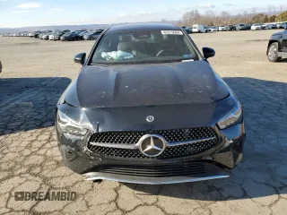 2024 Mercedes-Benz CLA 250 z VIN W1K5J4HB5RN455240, wystawiony jako Copart lot #82819064 z przebiegiem 2 153 mil mil oraz Szkoda całkowita • Salvage title. Historia ofert i sprzedaży dostępna na DreamBid. Obrazek 5.