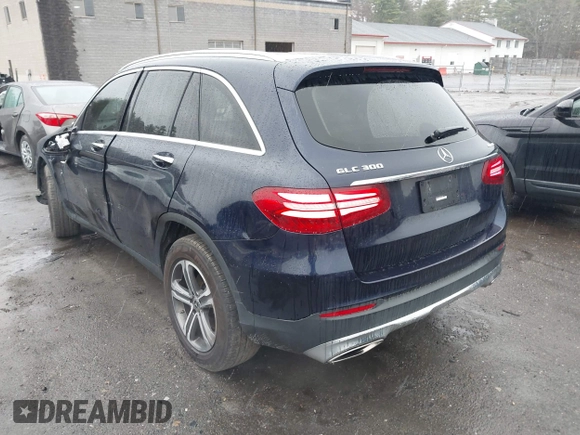 2019 Mercedes-Benz GLC 300 z VIN WDC0G4KB6KF667330, wystawiony jako IAAI lot #41963856 z przebiegiem 96 865 mil mil oraz . Historia ofert i sprzedaży dostępna na DreamBid. Obrazek 3.