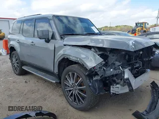 2024 Lexus GX 550 Luxury z VIN JTJVBCDX6R5010778, wystawiony jako IAAI lot #41902851 z przebiegiem 14 133 mil mil oraz . Historia ofert i sprzedaży dostępna na DreamBid. Obrazek 1.