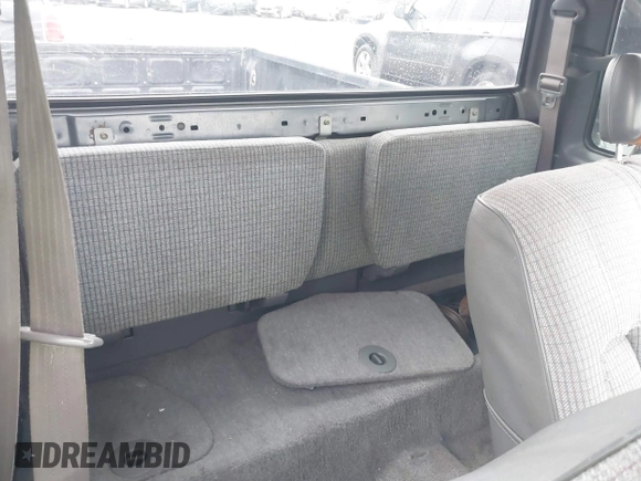 1990 Toyota Pickup z VIN JT4VN93D7L5014236, wystawiony jako IAAI lot #41776761 z przebiegiem Nie podano mil oraz . Historia ofert i sprzedaży dostępna na DreamBid. Obrazek 8.