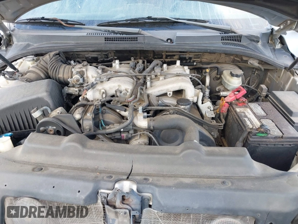2004 Kia Sorento LX with VIN KNDJC733845275473, listed as a IAAI auction lot 40746072 with 231,936 mi miles. Bid and sale history available at carsss.com. Image 10.