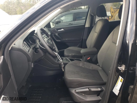 2018 Volkswagen Tiguan S with VIN 3VV1B7AXXJM105874, listed as a Copart auction lot 86565734 with 100,901 mi miles and Salvage Title. Bid and sale history available at carsss.com. Image 7.