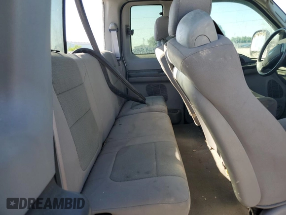 2005 Ford F-250 XL z VIN 1FTSX20P85EC59147, wystawiony jako Copart lot #51835615 z przebiegiem Nie podano mil oraz Szkoda całkowita • Salvage title. Historia ofert i sprzedaży dostępna na DreamBid. Obrazek 11.
