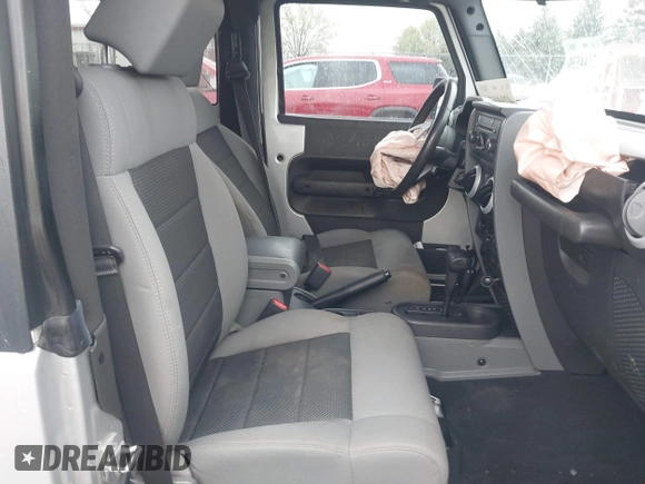 2010 Jeep Wrangler Sahara с VIN 1J4AA5D10AL166398, выставлен на аукционе IAAI как лот 42144530 с пробегом 140 020 миль миль и . История ставок и продаж доступна на DreamBid. Изображение 5.