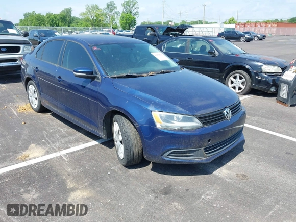 2014 Volkswagen Jetta SE z VIN 3VWD17AJ5EM309737, wystawiony jako IAAI lot #42250688 z przebiegiem 115 945 mil mil oraz . Historia ofert i sprzedaży dostępna na DreamBid. Obrazek 1.