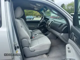 2010 Toyota Tacoma z VIN 5TEUU4EN8AZ748031, wystawiony jako Copart lot #57866505 z przebiegiem 293 983 mil mil oraz Czysty tytuł • Clean title. Historia ofert i sprzedaży dostępna na DreamBid. Obrazek 5.