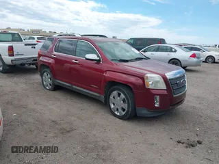 2010 GMC Terrain SLT-2 z VIN 2CTFLJEYXA6383349, wystawiony jako IAAI lot #41875588 z przebiegiem 156 310 mil mil oraz . Historia ofert i sprzedaży dostępna na DreamBid. Obrazek 1.