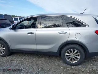2017 Kia Sorento LX with VIN 5XYPG4A38HG288799, listed as a IAAI auction lot 41745996 with 110,641 mi miles. Bid and sale history available at carsss.com. Image 14.