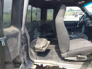 2002 Ford Ranger XL Fleet with VIN 1FTZR45E72TA70153, listed as a IAAI auction lot 42751495 with 161,390 mi miles and . Bid and sale history available at DreamBid. Image 8.